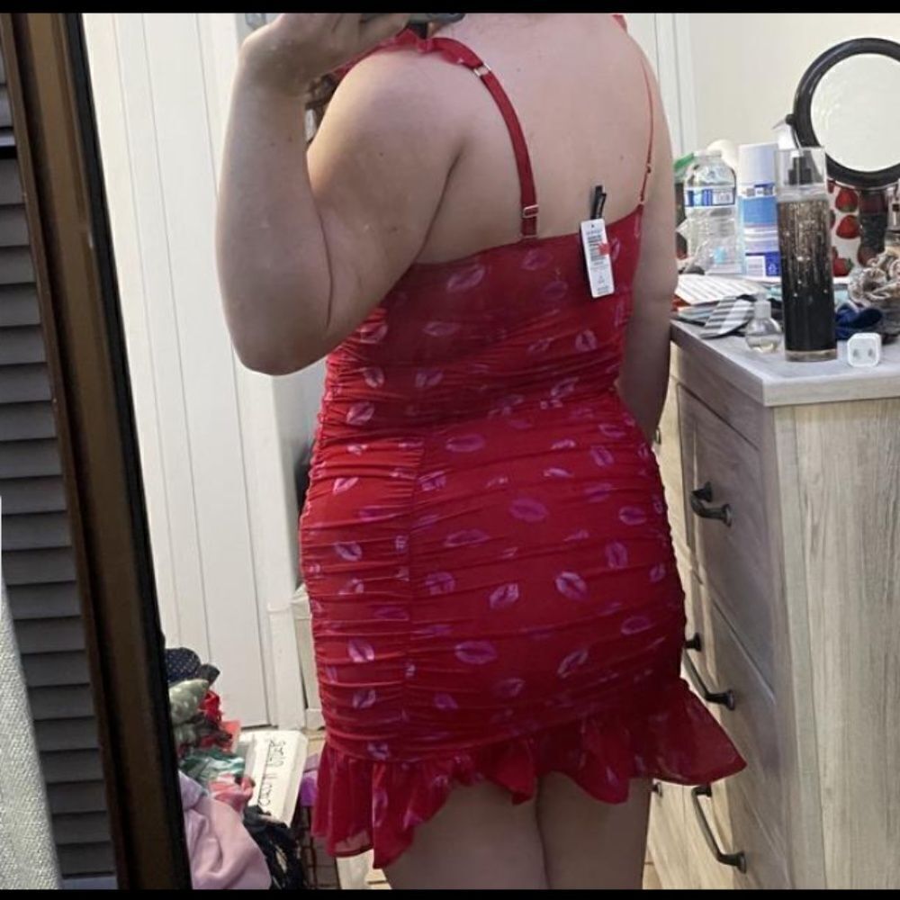 NEW Torrid Curve Size 2 Ruched Mesh Ruffle Chemise Red Lips Valentines Day NEW - Picture 7 of 13